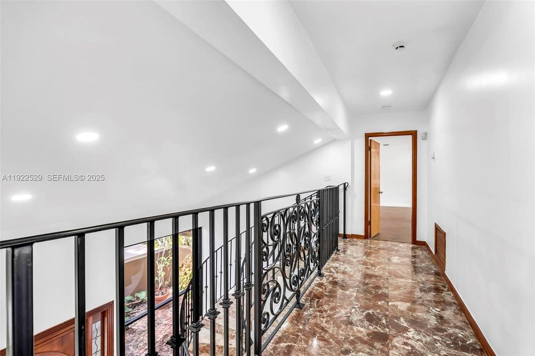 For Sale: $2,900,000 (4 beds, 5 baths, 3875 Square Feet)