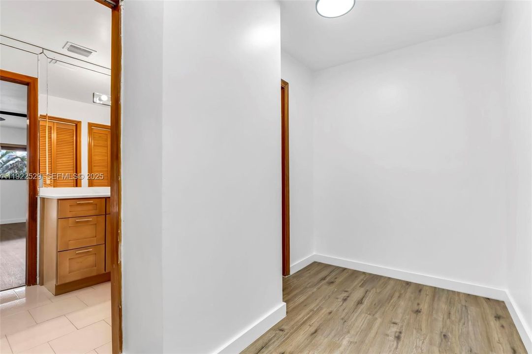 walking closet master bedroom