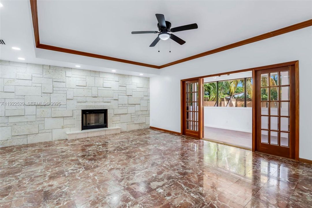 For Sale: $2,900,000 (4 beds, 5 baths, 3875 Square Feet)