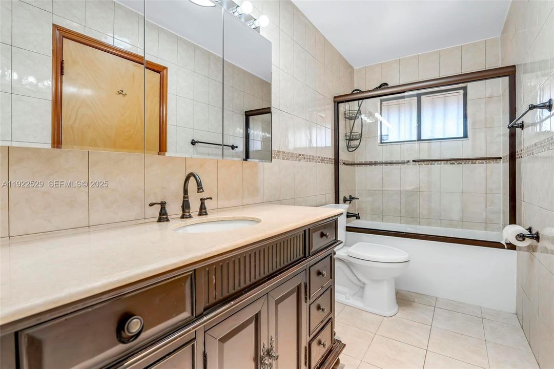 For Sale: $2,900,000 (4 beds, 5 baths, 3875 Square Feet)