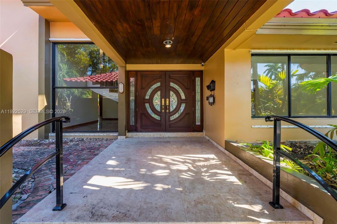 For Sale: $2,900,000 (4 beds, 5 baths, 3875 Square Feet)