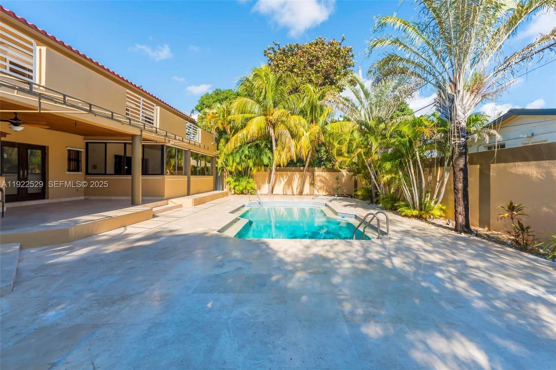 For Sale: $2,900,000 (4 beds, 5 baths, 3875 Square Feet)