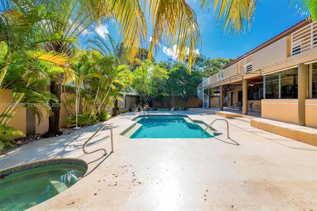 For Sale: $2,900,000 (4 beds, 5 baths, 3875 Square Feet)