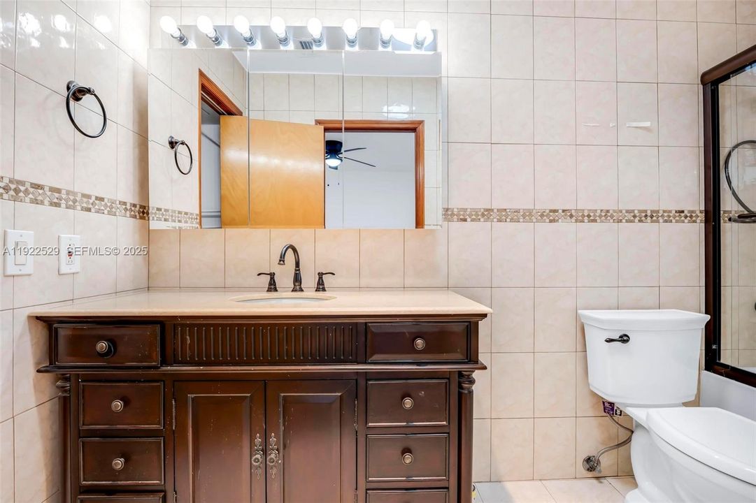 For Sale: $2,900,000 (4 beds, 5 baths, 3875 Square Feet)