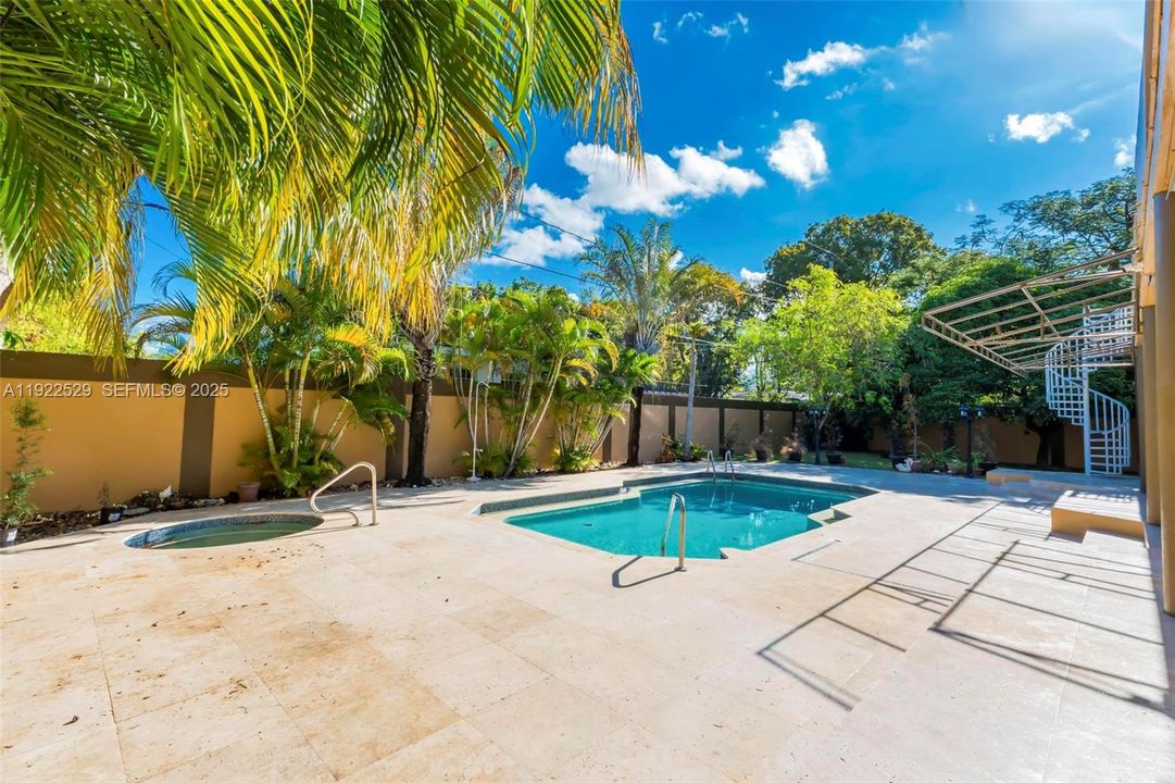 For Sale: $2,900,000 (4 beds, 5 baths, 3875 Square Feet)