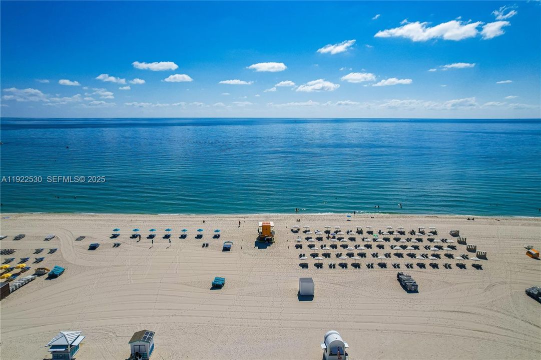 На продажу: $1,575,000 (2 спален, 2 ванн, 1170 Квадратных фут)