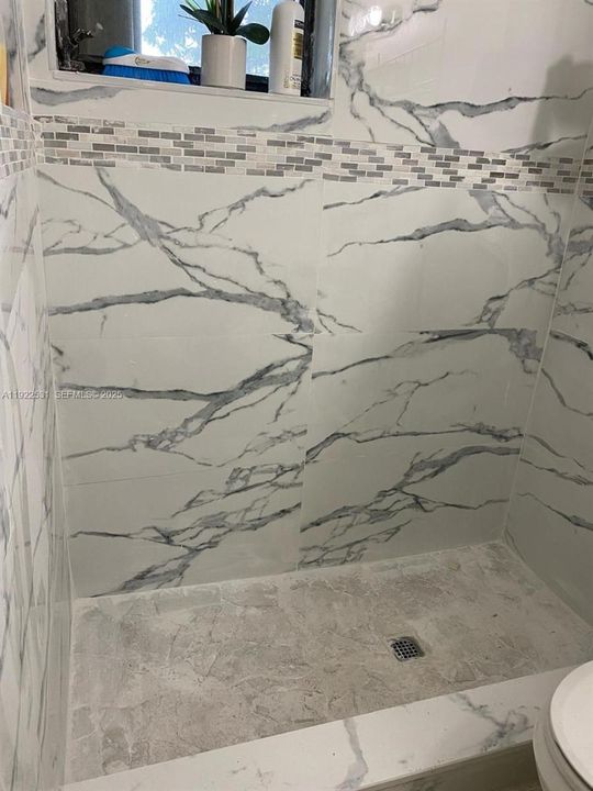 En Venta: $570,000 (4 camas, 2 baños, 1528 Pies cuadrados)