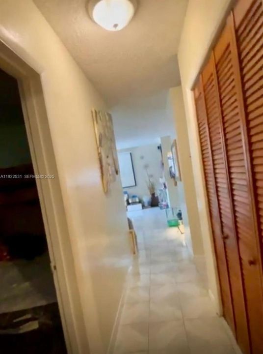 En Venta: $570,000 (4 camas, 2 baños, 1528 Pies cuadrados)