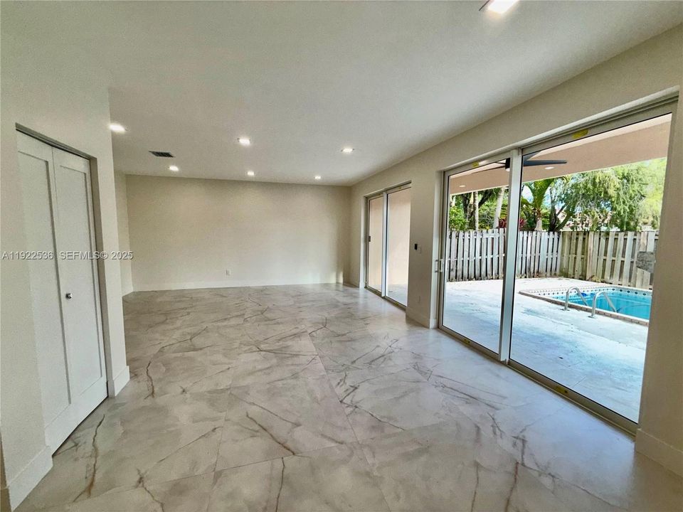 For Sale: $865,000 (4 beds, 2 baths, 2885 Square Feet)