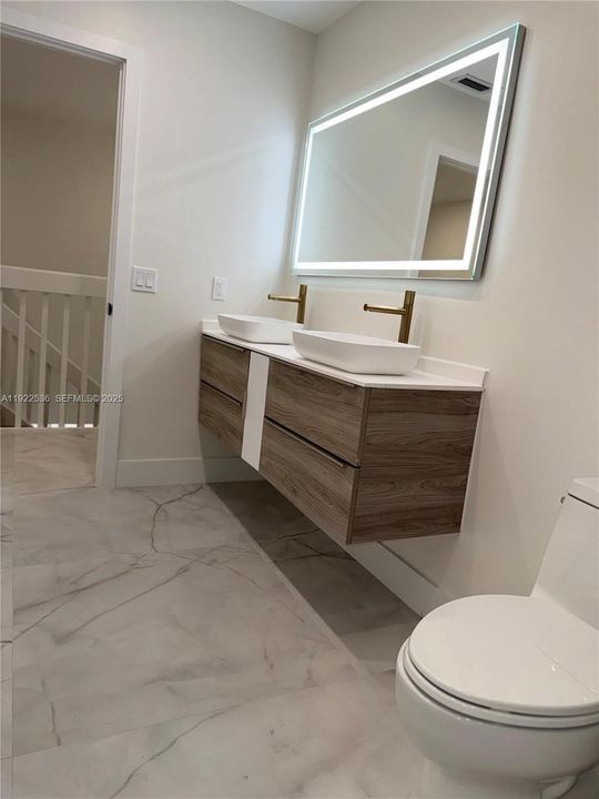 2nd Bathroom