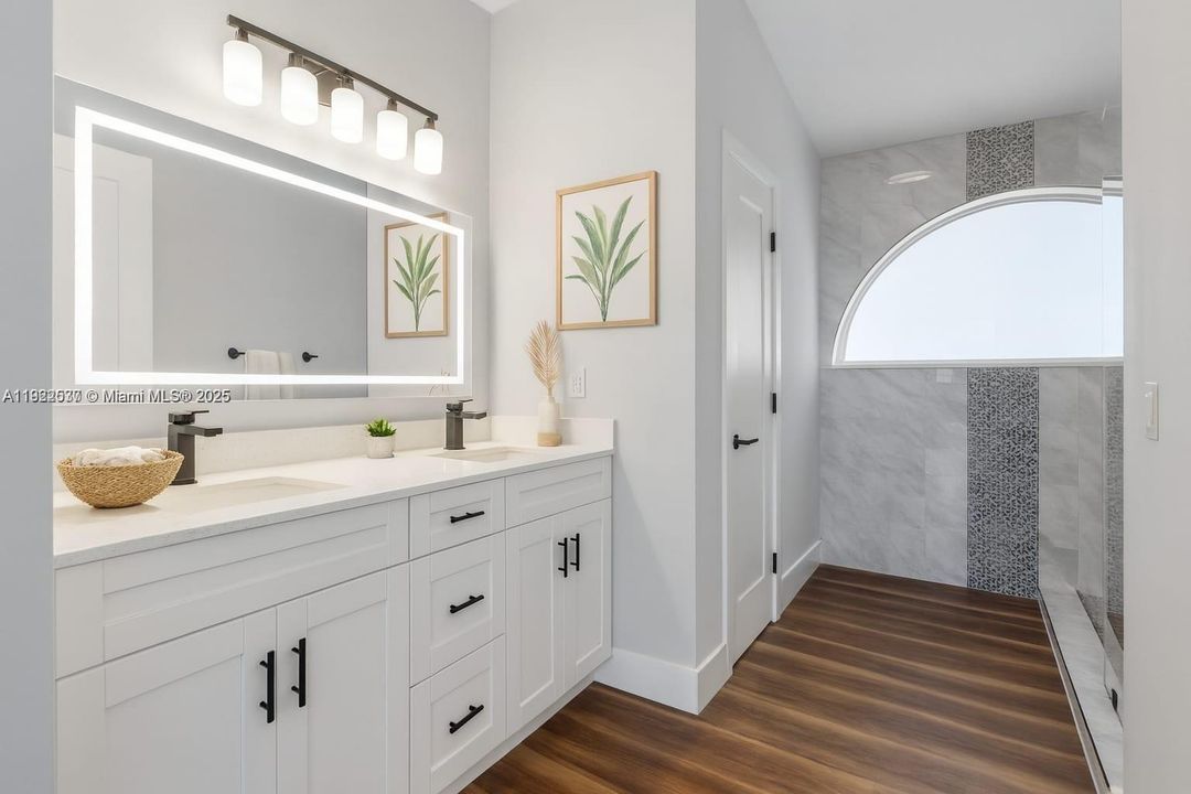 For Rent: $4,650 (3 beds, 2 baths, 1764 Square Feet)