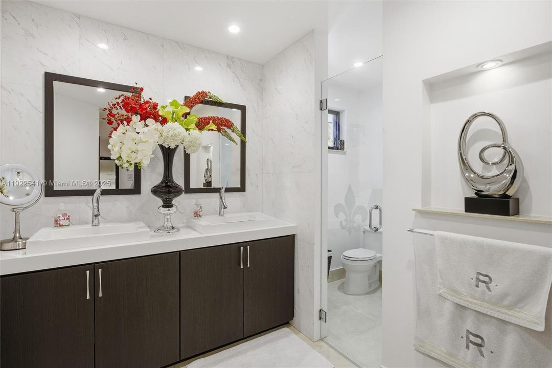 For Sale: $1,699,900 (4 beds, 2 baths, 2482 Square Feet)