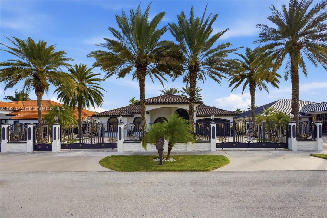 For Sale: $1,699,900 (4 beds, 2 baths, 2482 Square Feet)