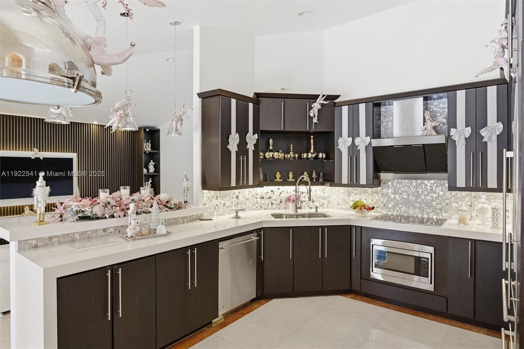 For Sale: $1,699,900 (4 beds, 2 baths, 2482 Square Feet)