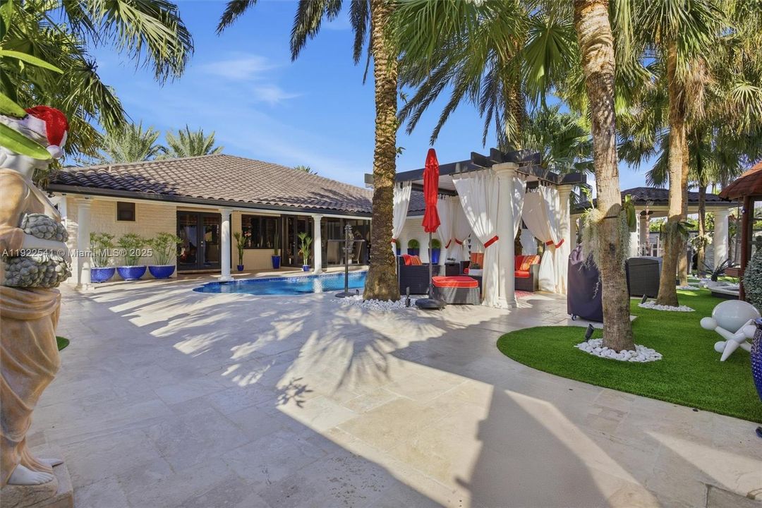 For Sale: $1,699,900 (4 beds, 2 baths, 2482 Square Feet)