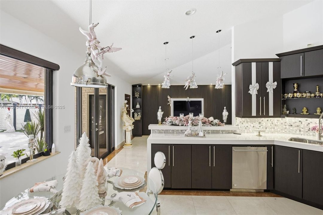 For Sale: $1,699,900 (4 beds, 2 baths, 2482 Square Feet)