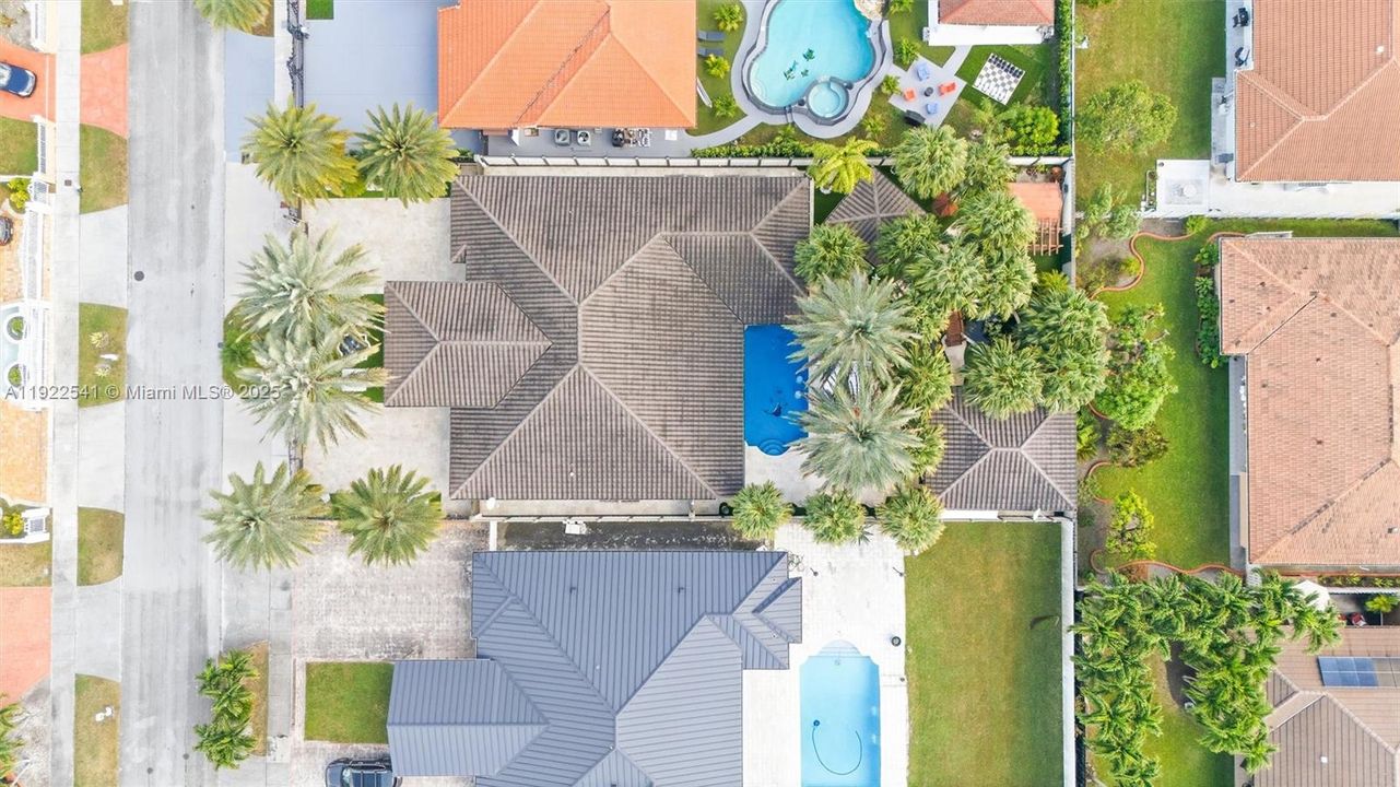 For Sale: $1,699,900 (4 beds, 2 baths, 2482 Square Feet)