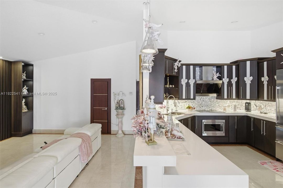 For Sale: $1,699,900 (4 beds, 2 baths, 2482 Square Feet)