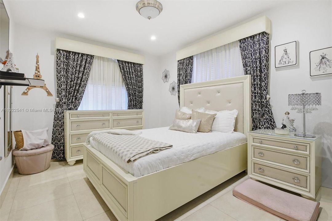 For Sale: $1,699,900 (4 beds, 2 baths, 2482 Square Feet)