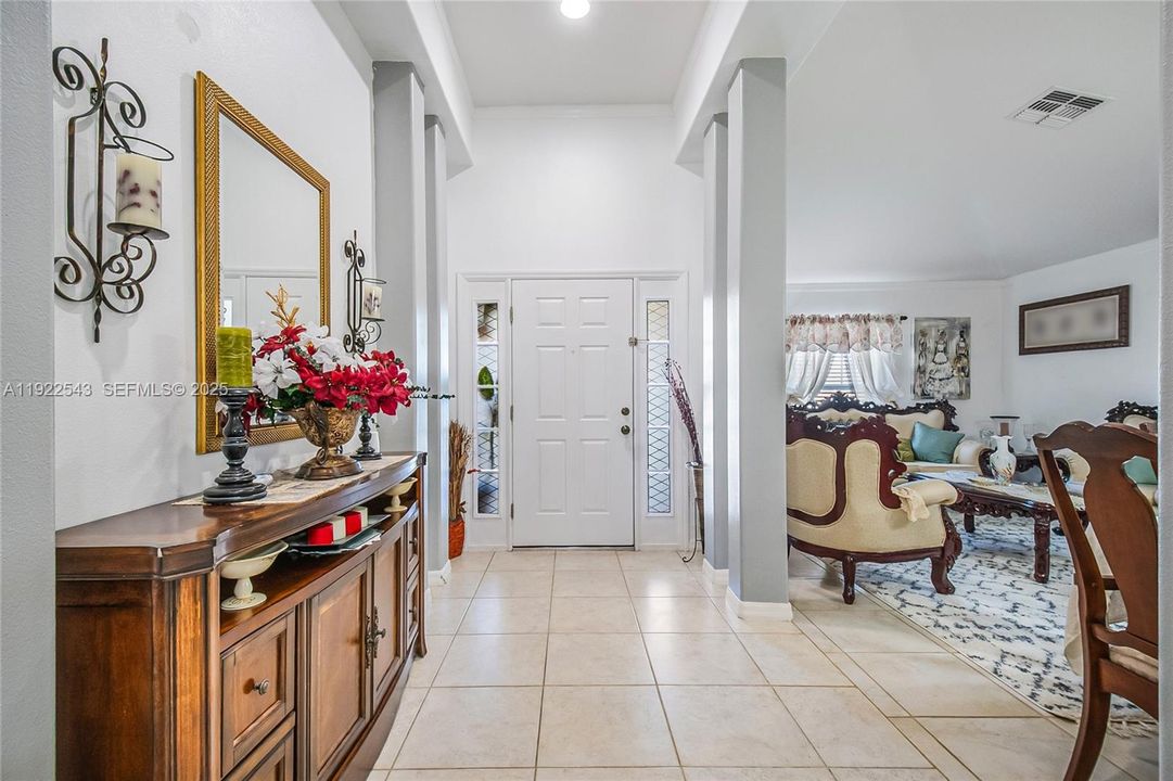 En Venta: $380,000 (3 camas, 2 baños, 1832 Pies cuadrados)