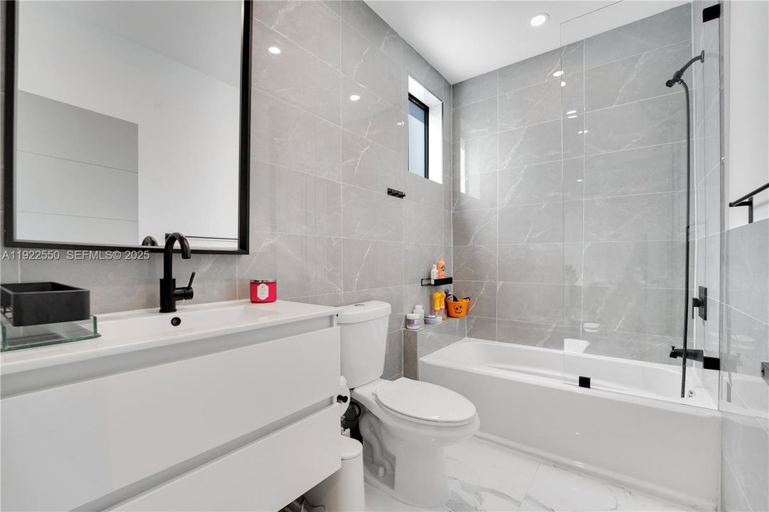 For Sale: $1,450,000 (4 beds, 4 baths, 2594 Square Feet)