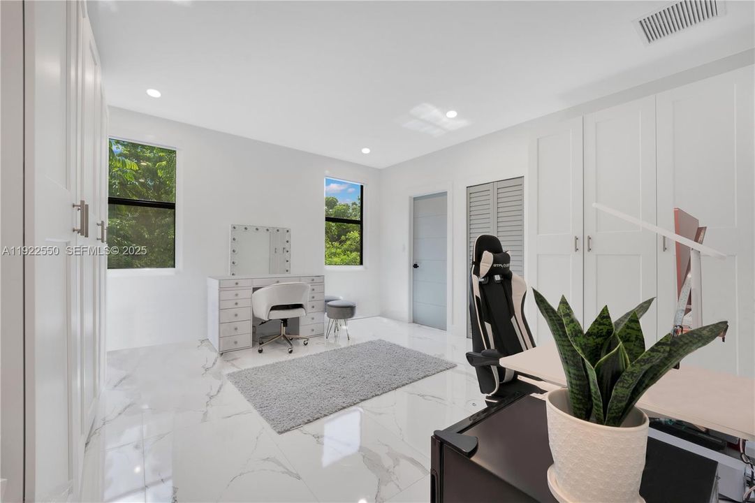 For Sale: $1,450,000 (4 beds, 4 baths, 2594 Square Feet)