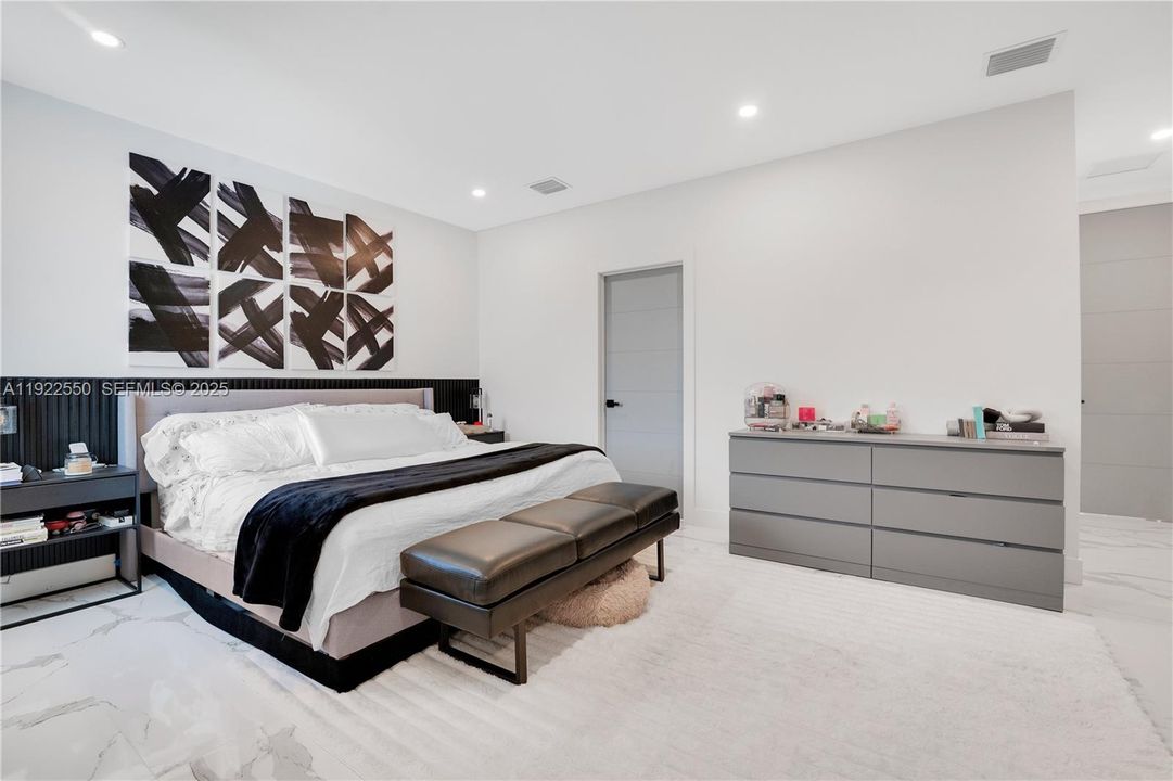 For Sale: $1,450,000 (4 beds, 4 baths, 2594 Square Feet)