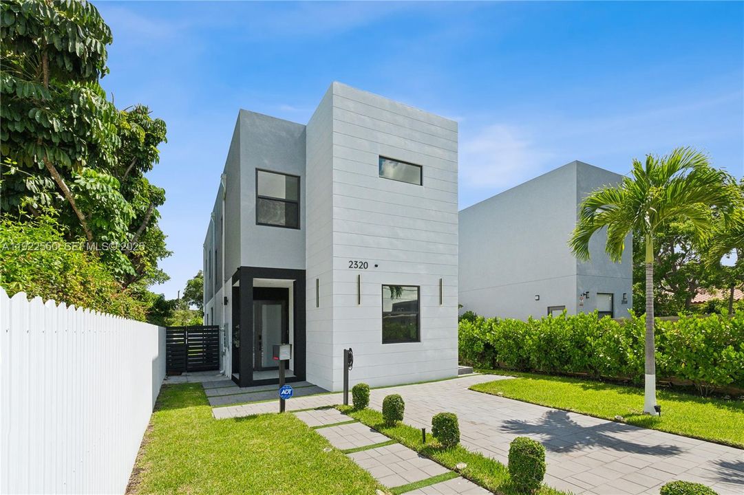 For Sale: $1,450,000 (4 beds, 4 baths, 2594 Square Feet)