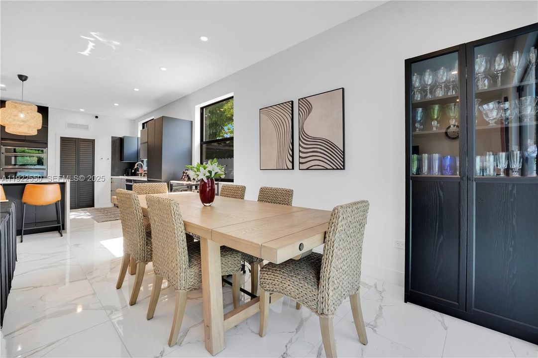 For Sale: $1,450,000 (4 beds, 4 baths, 2594 Square Feet)