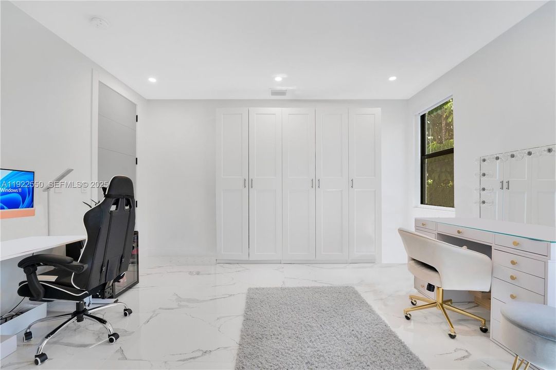 For Sale: $1,450,000 (4 beds, 4 baths, 2594 Square Feet)