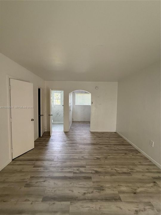 For Rent: $1,350 (0 beds, 1 baths, 450 Square Feet)