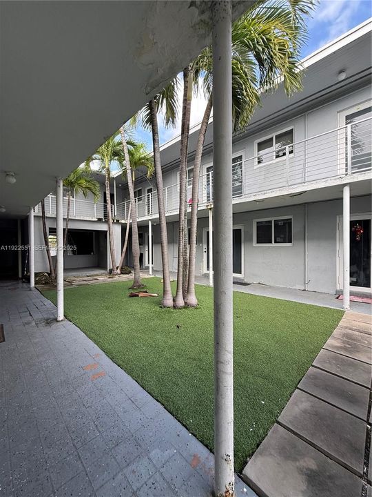 For Rent: $1,350 (0 beds, 1 baths, 450 Square Feet)