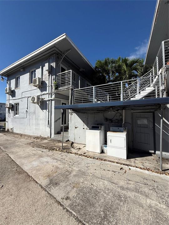 For Rent: $1,350 (0 beds, 1 baths, 450 Square Feet)