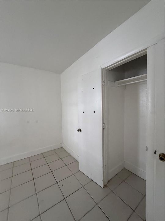 出租: $1,275 (0 贝兹, 1 浴室, 420 平方英尺)