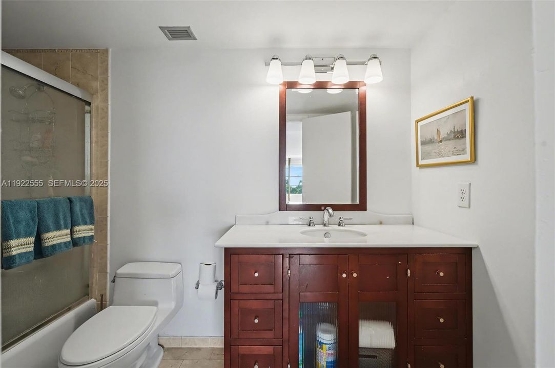 待售: $660,000 (2 贝兹, 2 浴室, 1484 平方英尺)