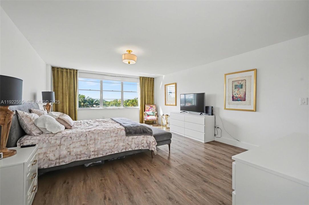 待售: $660,000 (2 贝兹, 2 浴室, 1484 平方英尺)