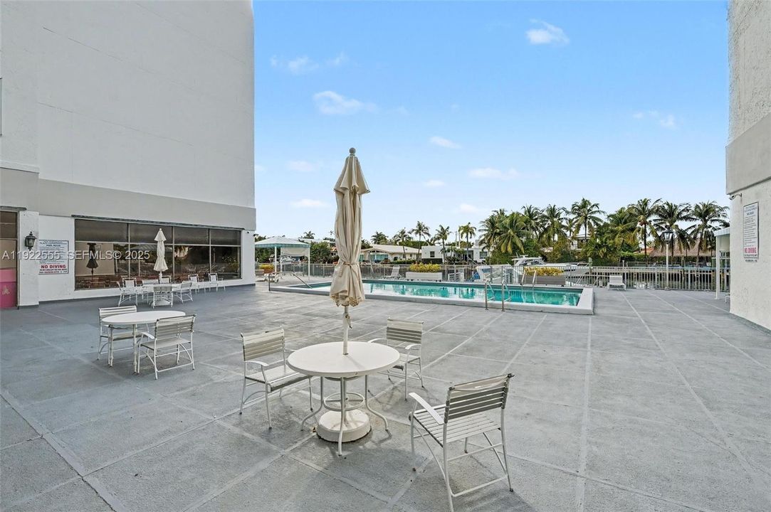 待售: $660,000 (2 贝兹, 2 浴室, 1484 平方英尺)