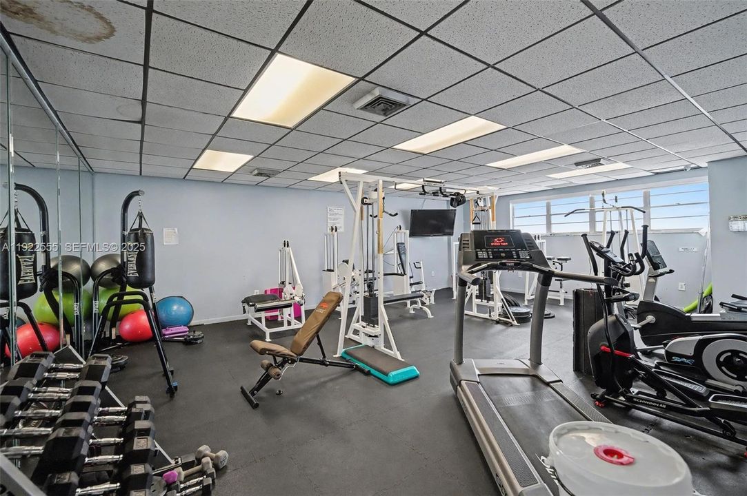 待售: $660,000 (2 贝兹, 2 浴室, 1484 平方英尺)