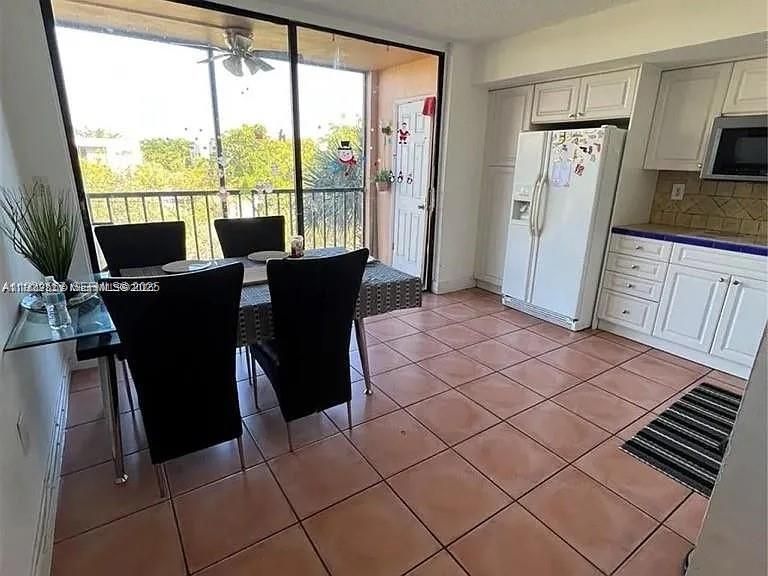 For Sale: $285,000 (3 beds, 2 baths, 1040 Square Feet)