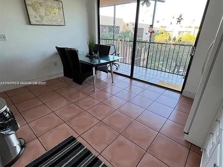 For Sale: $285,000 (3 beds, 2 baths, 1040 Square Feet)