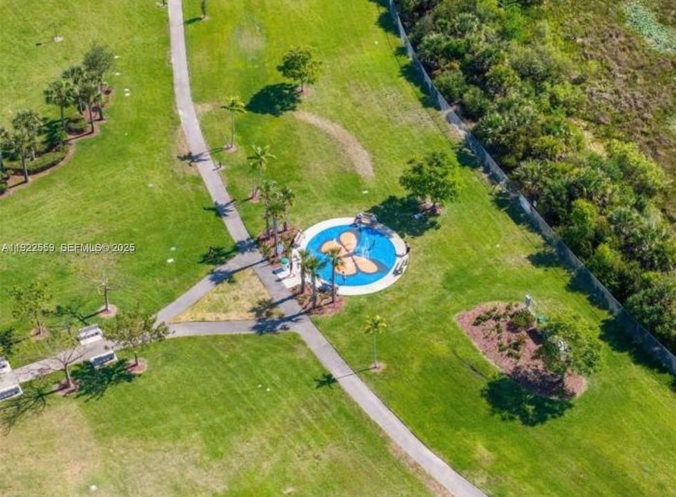 На продажу: $599,000 (3 спален, 2 ванн, 1650 Квадратных фут)