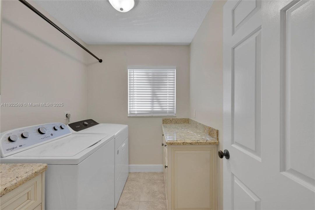 En Renta: $5,795 (5 camas, 3 baños, 2834 Pies cuadrados)