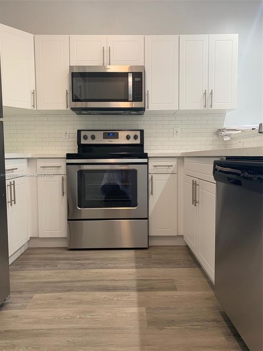 For Rent: $2,800 (3 beds, 2 baths, 1350 Square Feet)