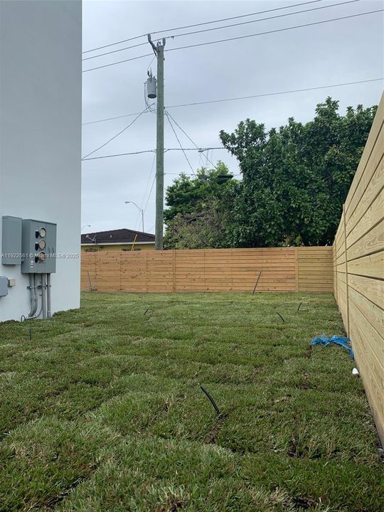 For Rent: $2,800 (3 beds, 2 baths, 1350 Square Feet)