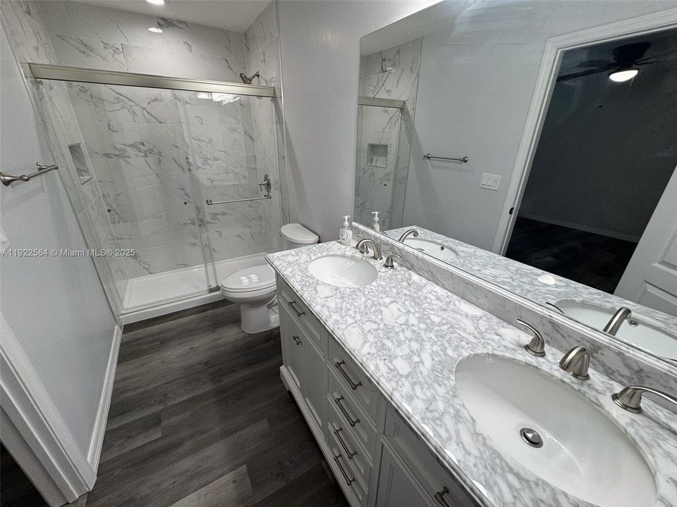 В аренду: $1,900 (3 спален, 2 ванн, 1408 Квадратных фут)