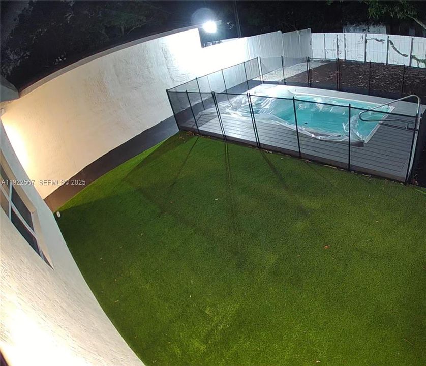 出租: $5,900 (5 贝兹, 3 浴室, 1700 平方英尺)