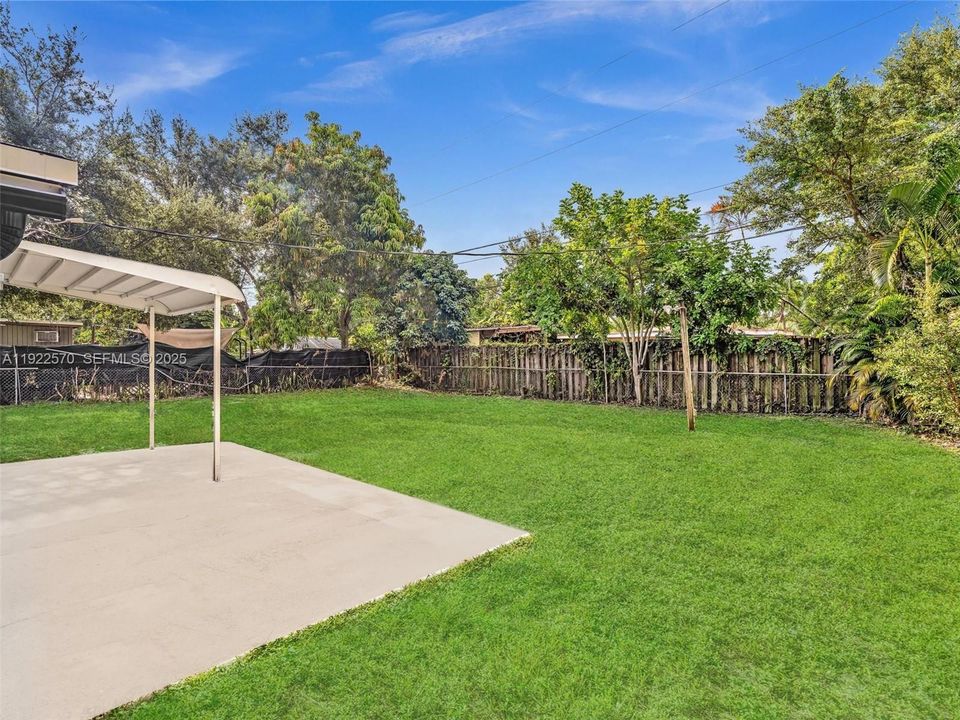 For Sale: $499,999 (3 beds, 2 baths, 997 Square Feet)