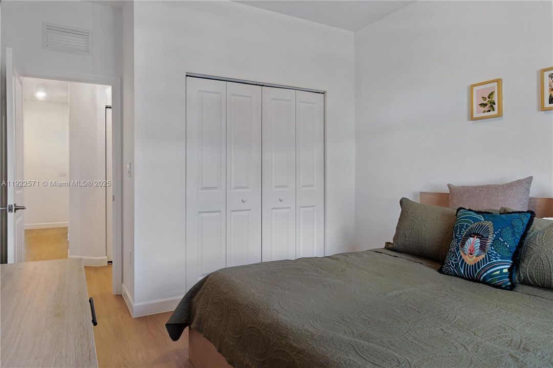 For Sale: $500,000 (3 beds, 2 baths, 1695 Square Feet)