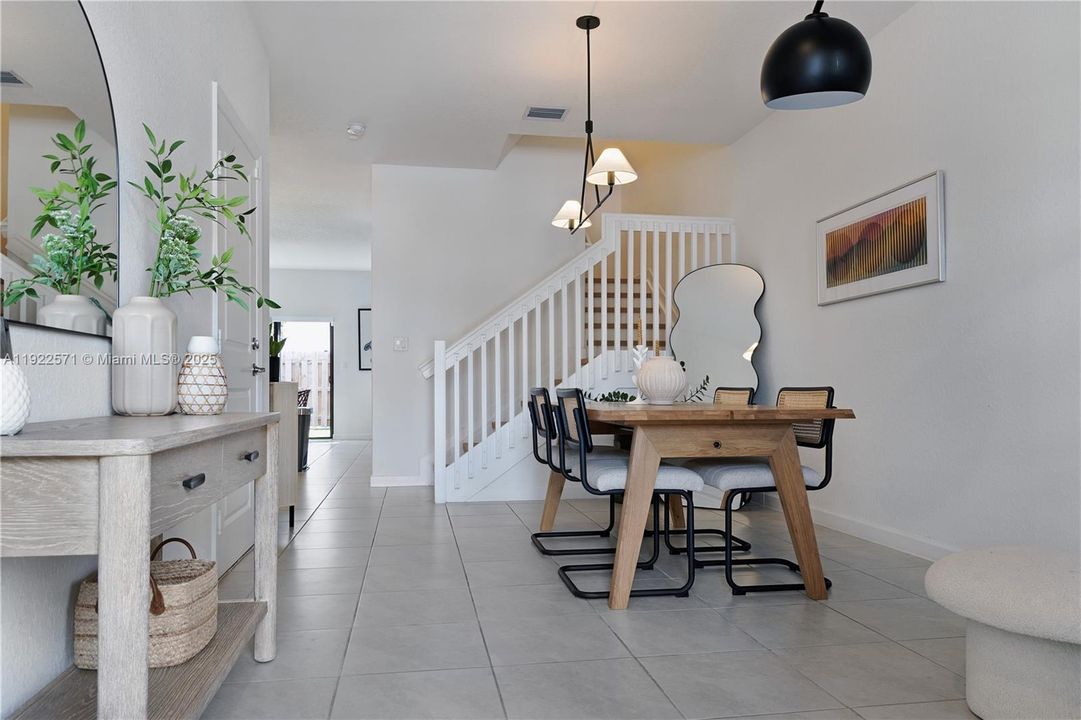 For Sale: $500,000 (3 beds, 2 baths, 1695 Square Feet)