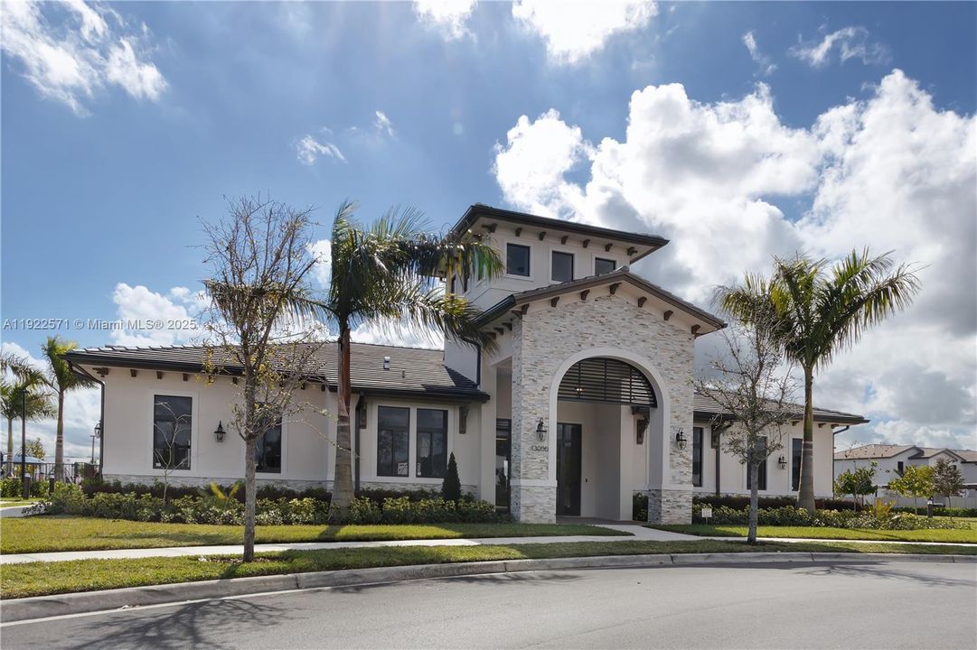 For Sale: $500,000 (3 beds, 2 baths, 1695 Square Feet)